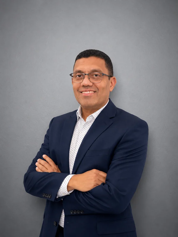 Alfonso Mogollon - Agente de Salud y Vida